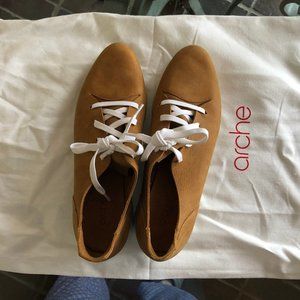 Arche Sitcha Lace-up Nubuck in Beige, Size 38